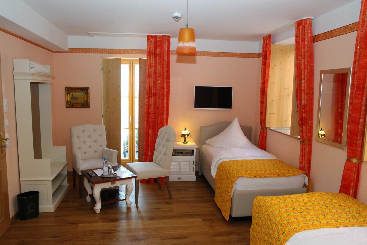 Belle Vue - Das Hotel... โฟลคาค ภายนอก รูปภาพ