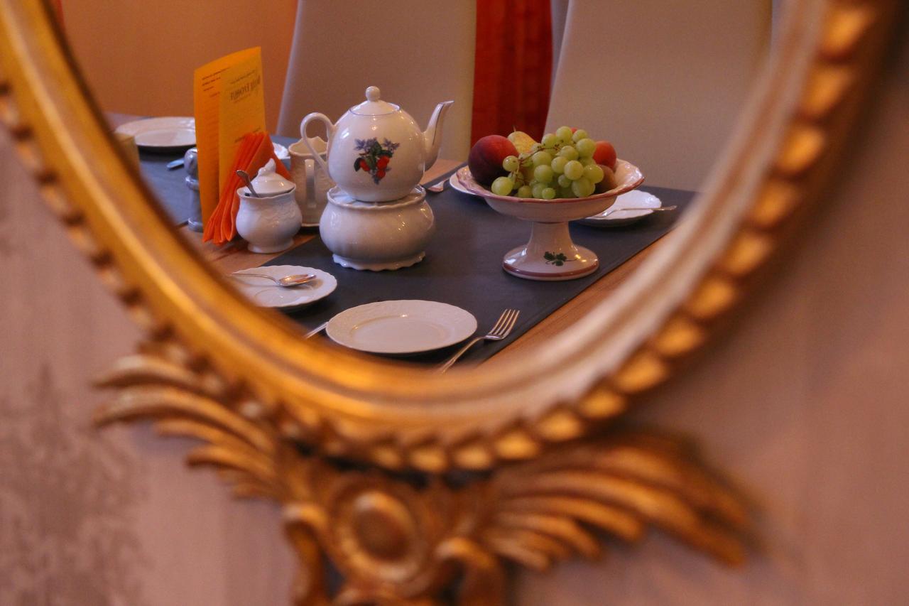 Belle Vue - Das Hotel... โฟลคาค ภายนอก รูปภาพ